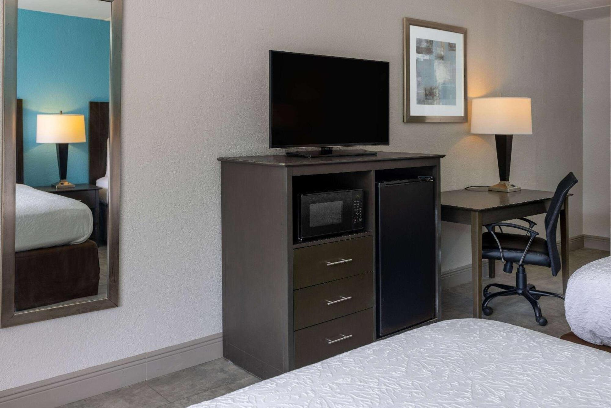 Travelodge By Wyndham Kingsland Ga Exterior photo